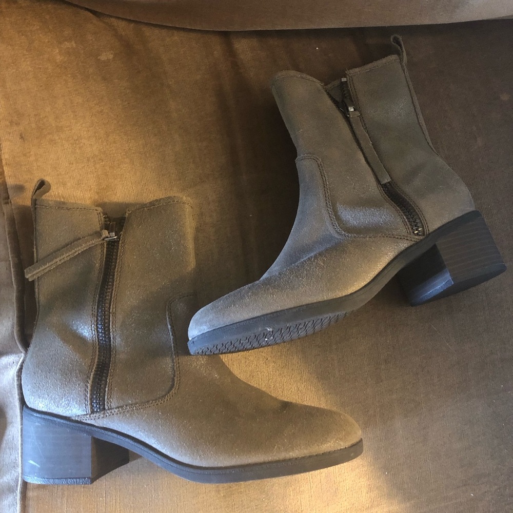 Y2k Stylish Silver Washed Tan Leather Ankle Boots- 157A $80 or $65 w/offer